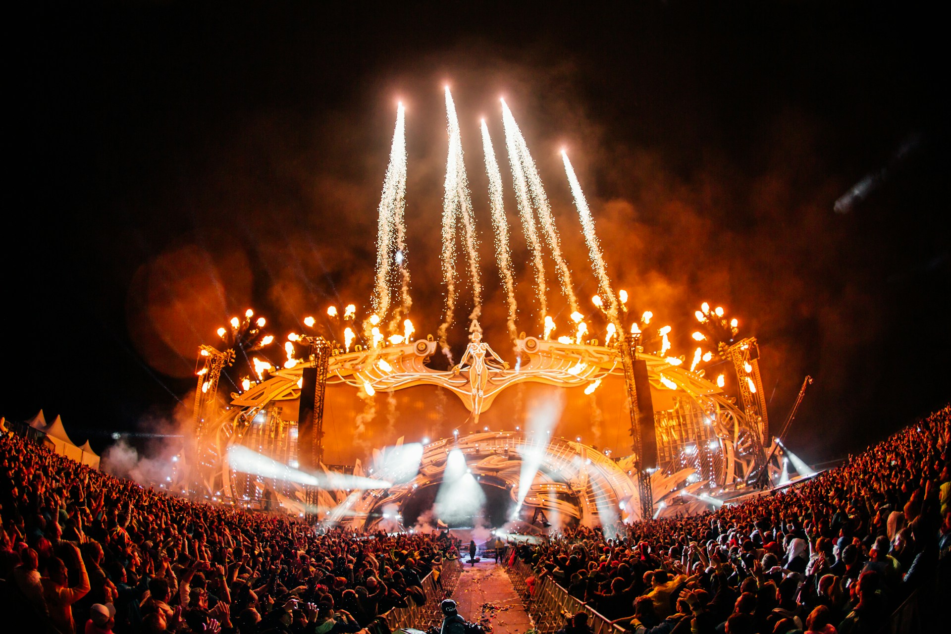 Top 3 Summer Festivals Around the World You Can’t Miss