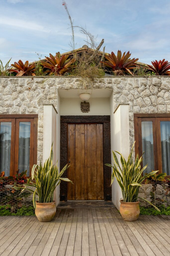 How to Make Your Home’s Exterior Look More Put Together 2 How to Make Your Home’s Exterior Look More Put Together Home & Décor